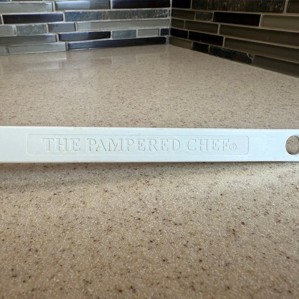 Vintage The Pampered Chef Classic Scraper White Silicone Spatula 11
